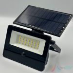 proiectoare solare LED proiector solar exterior proiector LED solar cu senzor iluminat solar exterior puternic proiector solar gradina lampi solare cu senzor miscare proiector solar curte iluminat solar profesional proiector solar industrial proiectoare LED exterior solare