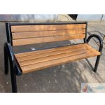 Descoperă bănci stradale pentru parc din metal și lemn, disponibile în culori personalizate. Ideale pentru spații publice, parcuri și proiecte urbane. Ofertă rapidă!